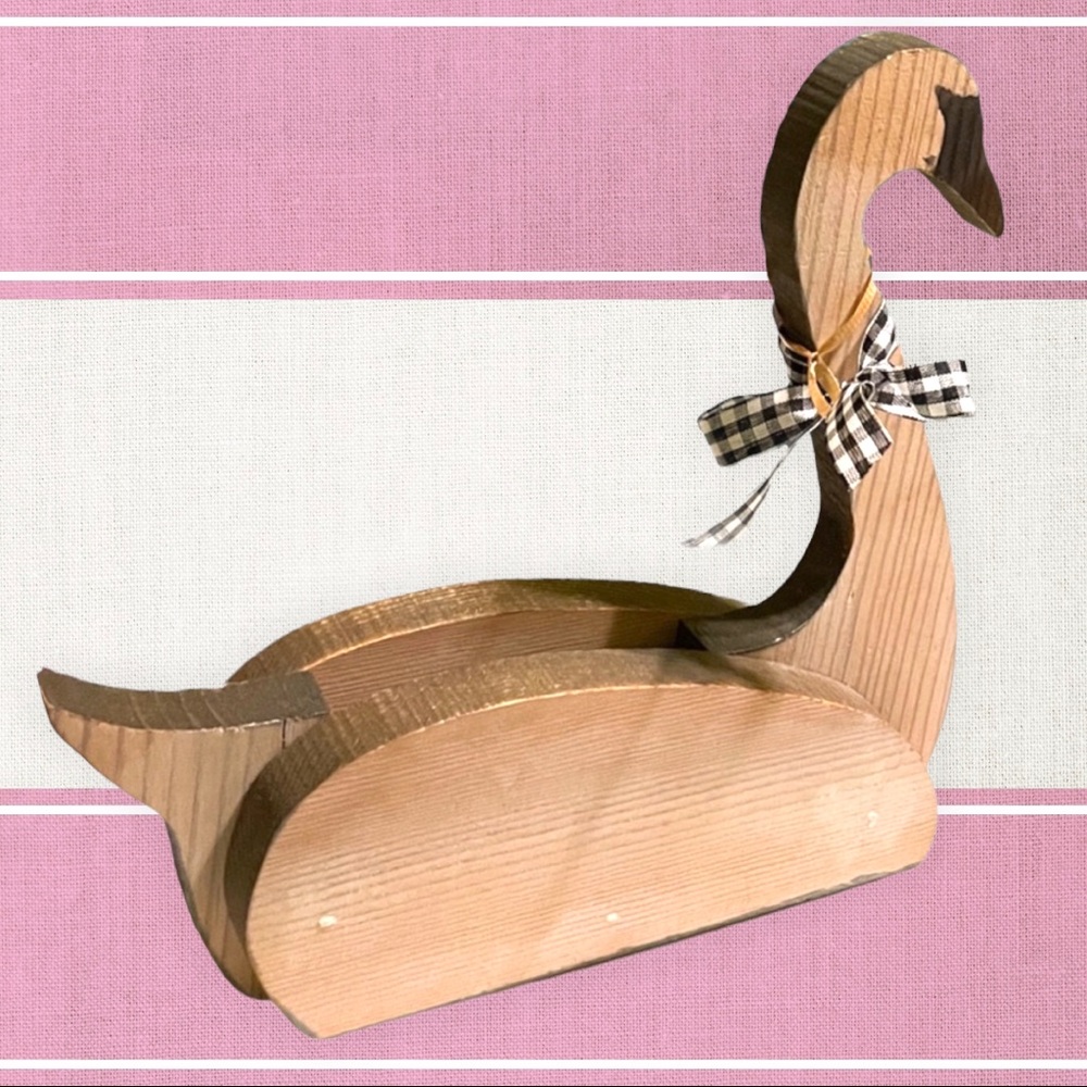 Wooden Goose Table Decor